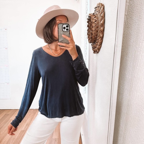 Eileen Fisher Crewneck Silk Long Sleeve Blouse Size Medium - Picture 9 of 11